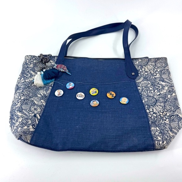 Sakroots Blue Denim Artist Circle Floral Tote Bag with stylist pins . - Picture 1 of 12
